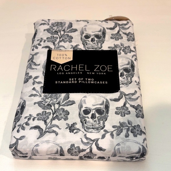 Last one!!! New Rachel Zoe Girly Skull Standard Pillowcases set of 2 - Picture 1 of 6
